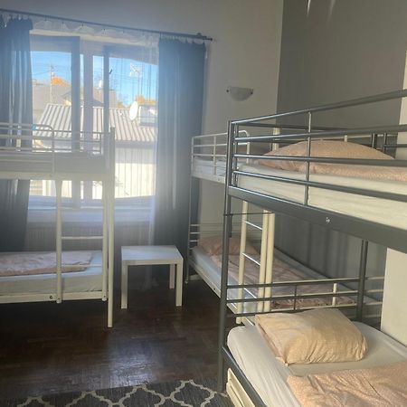 4 Couples & 4 Friends Hostel Krakow Ngoại thất bức ảnh