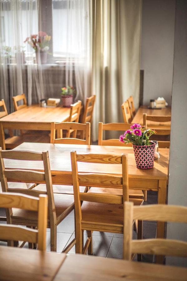 4 Couples & 4 Friends Hostel Krakow Ngoại thất bức ảnh