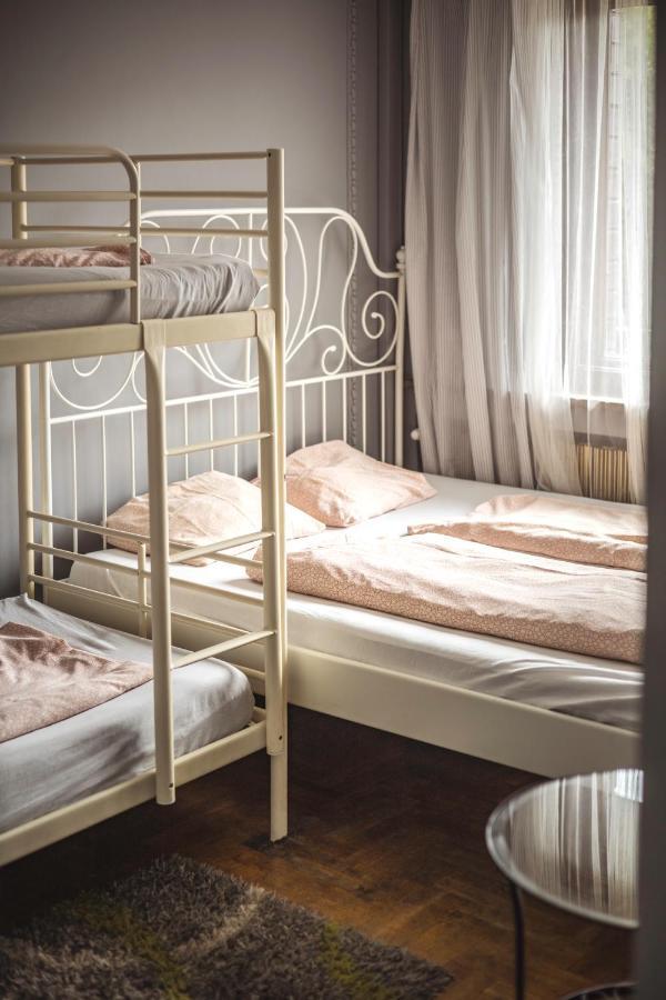 4 Couples & 4 Friends Hostel Krakow Ngoại thất bức ảnh