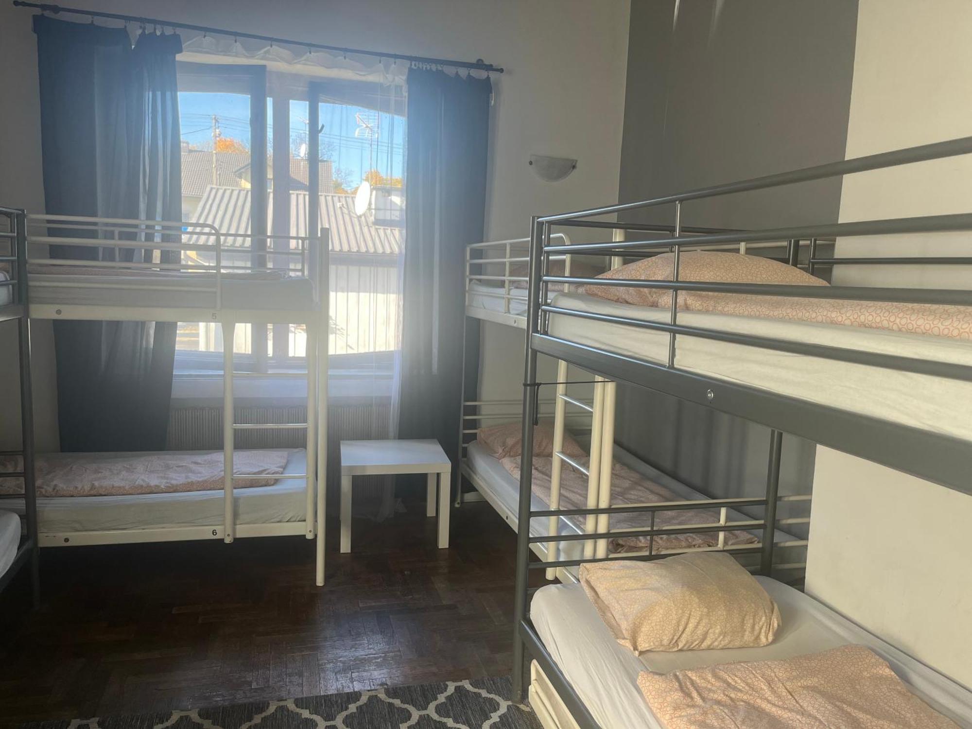 4 Couples & 4 Friends Hostel Krakow Ngoại thất bức ảnh